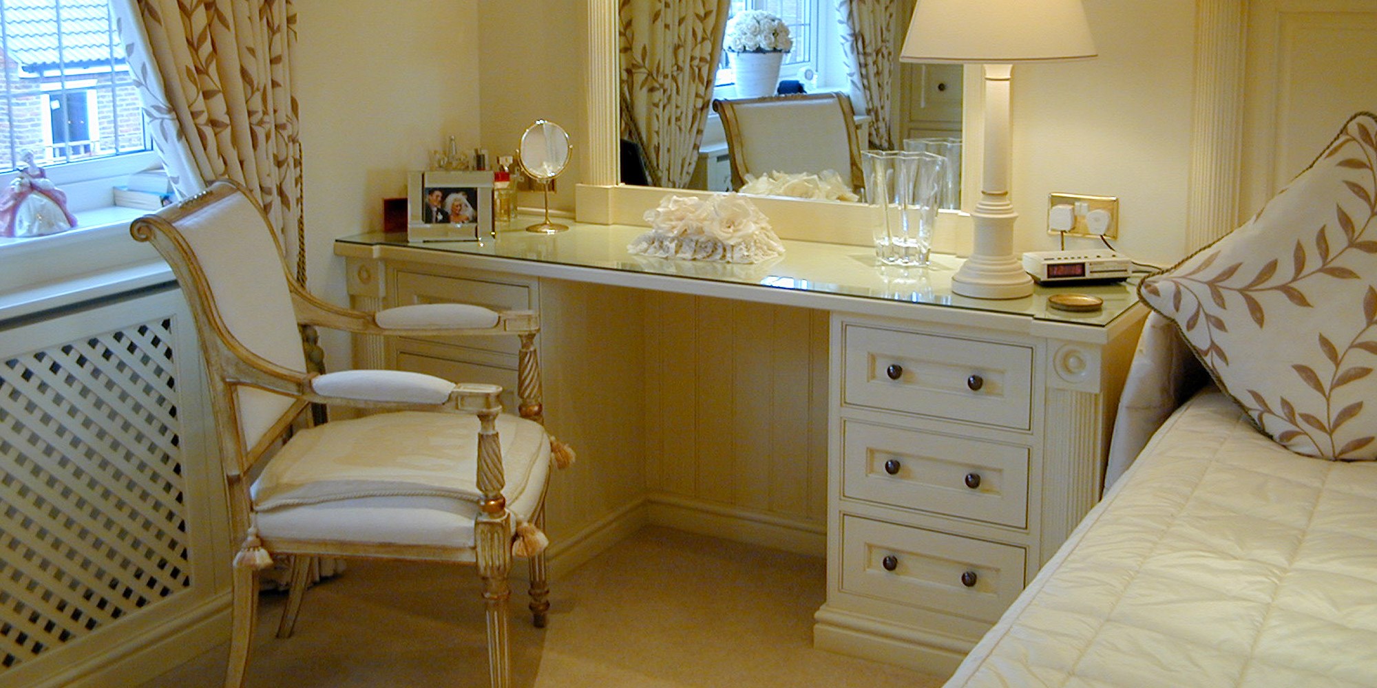 Loxley-handPainted-dressing-table